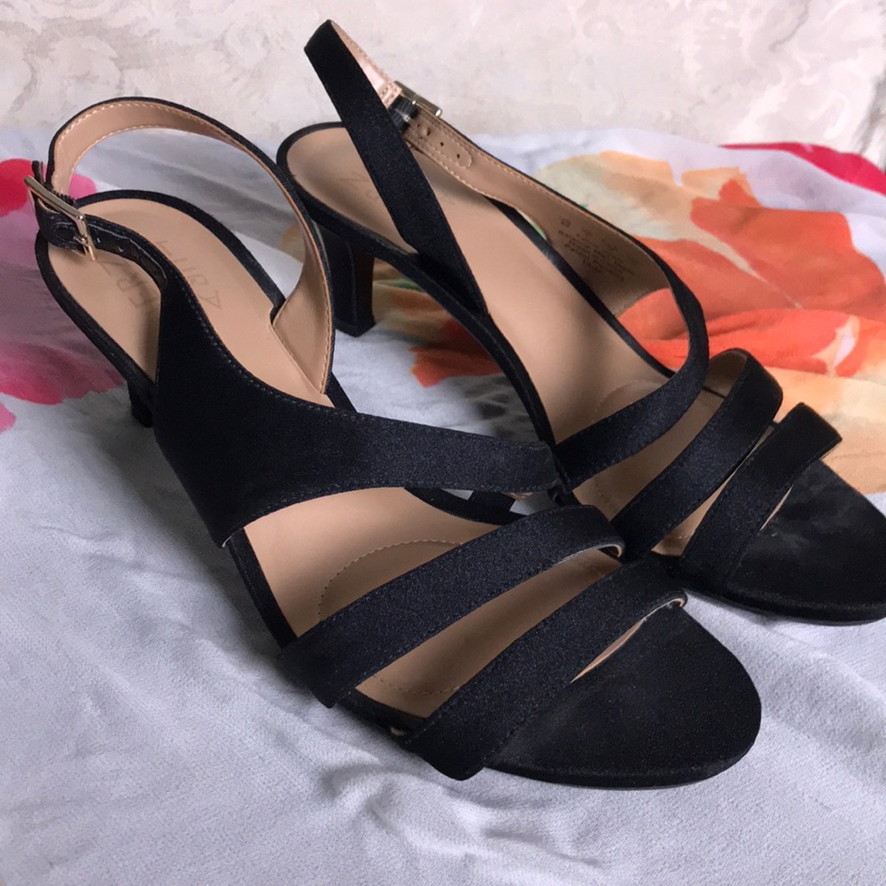 Naturalizer black sandal
